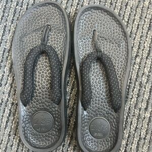 Allbirds flip flops